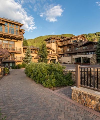 Manor Vail Lodge exterior summer